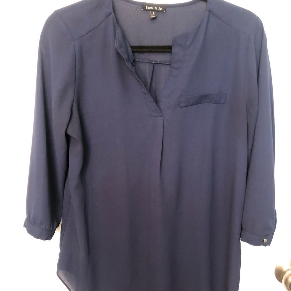 ⭐️SOLD⭐️ Navy blouse, size S.